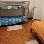 De 3 A Apartment *